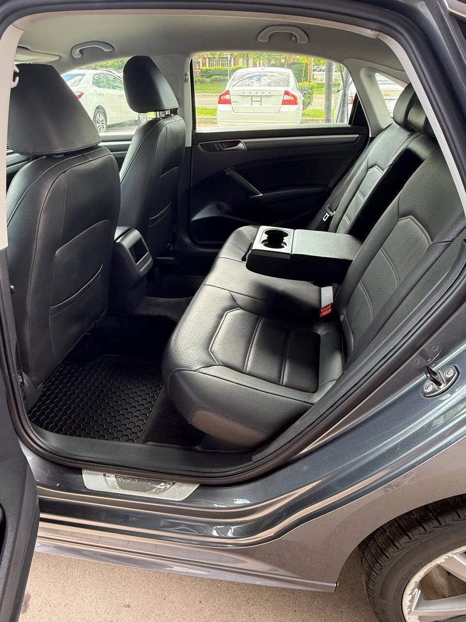 Used 2017 Volkswagen Passat 1.8T R-Line FWD image 14
