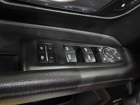 Used 2024 GMC Yukon XL Denali image 14