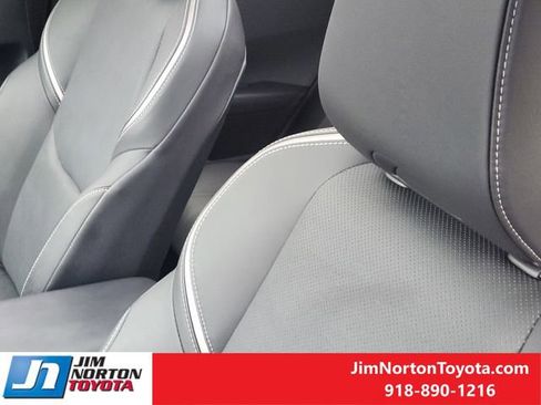 Used 2024 Toyota Prius Limited image 16