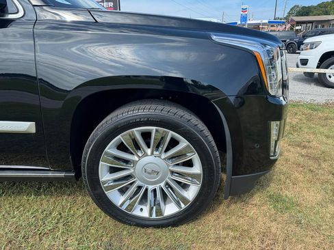 Used 2020 Cadillac Escalade ESV Platinum AWD/4WD image 7