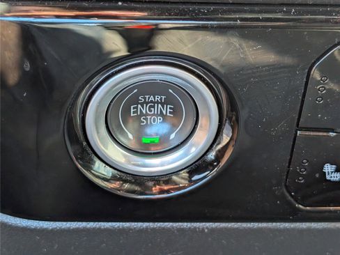 Used 2023 Chevrolet Silverado 1500 LT image 25