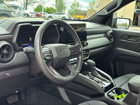 Used 2024 Chevrolet Colorado Trail Boss image 23