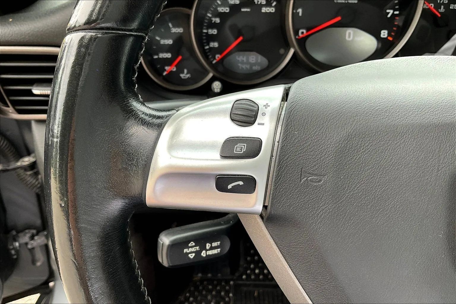Used 2006 Porsche 911 Carrera RWD image 10