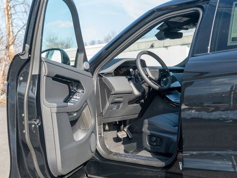 New 2026 Land Rover Range Rover Evoque Dynamic SE image 10