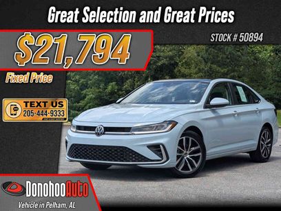 Used 2025 Volkswagen Jetta SE w/ Sunroof Package