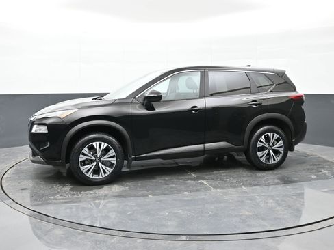 Used 2023 Nissan Rogue SV image 5