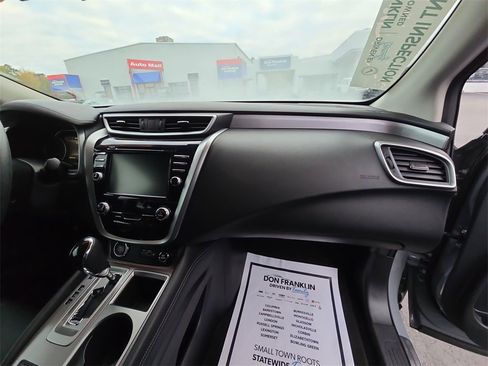 Used 2023 Nissan Murano SV w/ SV Midnight Edition Package image 12