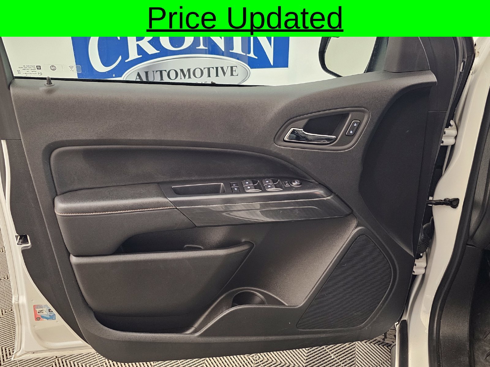Used 2022 GMC Canyon AT4 w/ Trailering Package AWD/4WD image 2