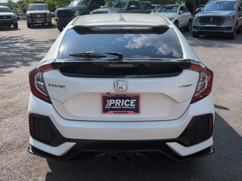 Used 2017 Honda Civic Sport image 4