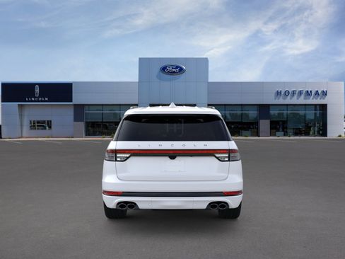 New 2026 Lincoln Aviator AWD w/ Jet Appearance Package image 5