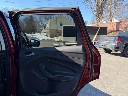 Used 2014 Ford Escape SE image 16