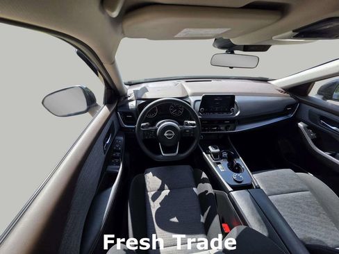 Used 2023 Nissan Rogue SV image 12