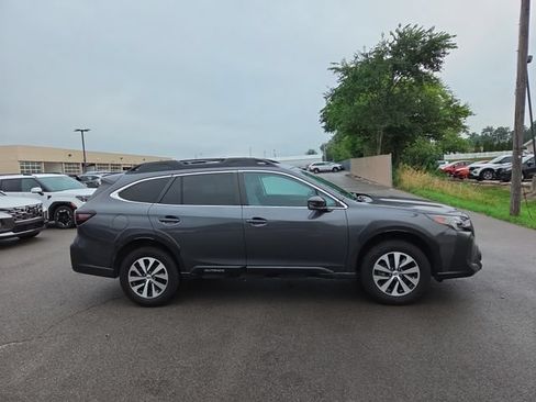 Used 2023 Subaru Outback Premium AWD/4WD image 5