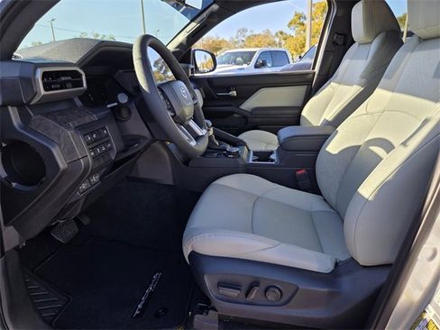 Used 2025 Toyota Tacoma 4x4 Double Cab Hybrid image 13