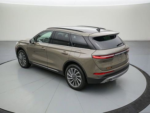 Used 2025 Lincoln Corsair Reserve image 6