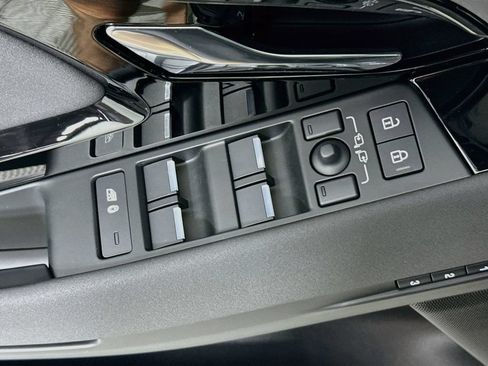 Certified 2024 Land Rover Range Rover Evoque S AWD/4WD image 19