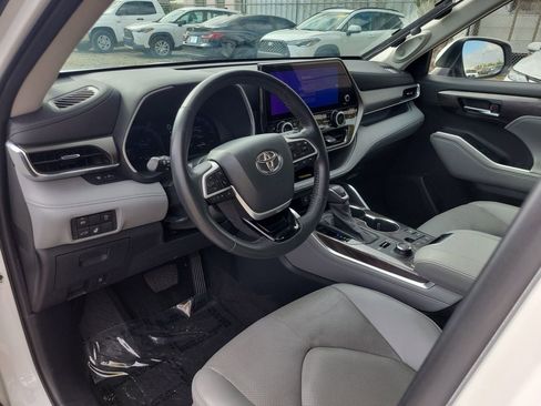 Used 2023 Toyota Highlander Limited image 20
