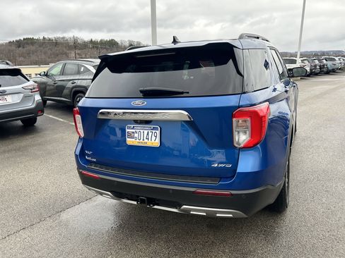 Used 2022 Ford Explorer XLT w/ Equipment Group 202A image 8