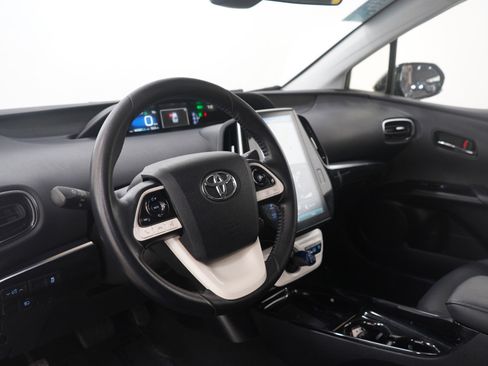 Used 2017 Toyota Prius Prime Premium image 23
