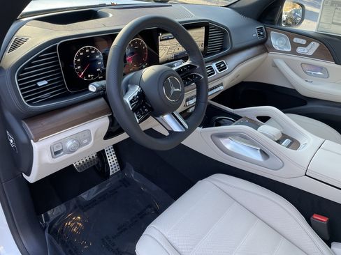New 2026 Mercedes-Benz GLS 580 4MATIC image 19
