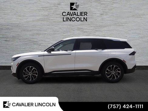 Used 2026 Lincoln Nautilus Premier w/ Equipment Group 102A AWD/4WD image 4