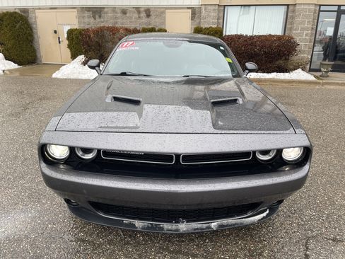 Used 2017 Dodge Challenger GT w/ Driver Convenience Group image 8