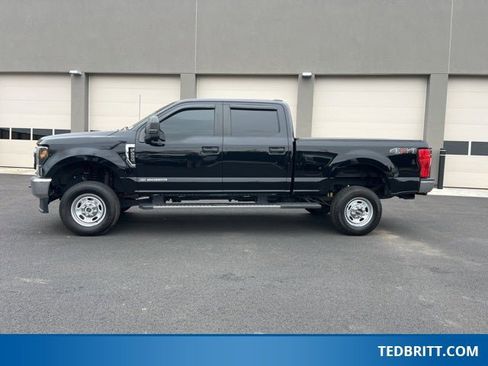 Used 2022 Ford F250 XL w/ Power Equipment Group image 4