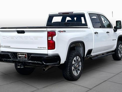 Used 2022 Chevrolet Silverado 2500 Custom w/ Custom Value Package AWD/4WD image 13