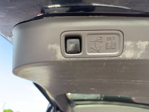 Used 2020 Ford Expedition Limited RWD image 31