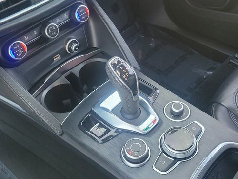 Used 2020 Alfa Romeo Stelvio w/ Nero Edizione image 25