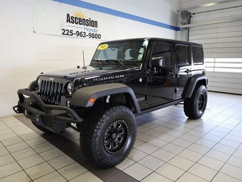 Used 2015 Jeep Wrangler Unlimited Rubicon w/ Max Tow Package image 2