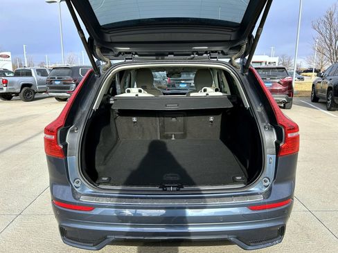 Used 2023 Volvo XC60 B5 Plus AWD/4WD image 20