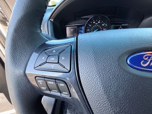 Used 2016 Ford Explorer XLT w/ Equipment Group 202A FWD image 23