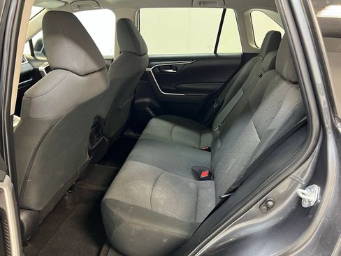 Used 2022 Toyota RAV4 XLE image 27