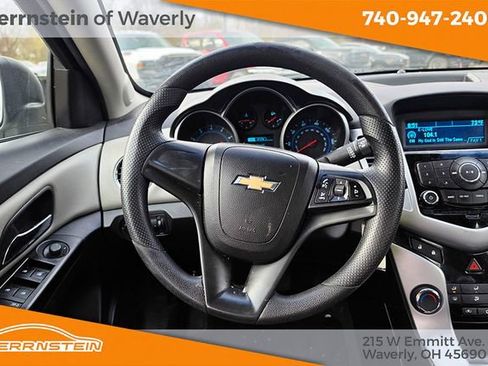 Used 2013 Chevrolet Cruze LS image 9