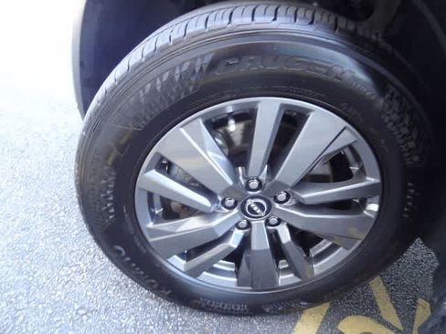 Used 2025 Nissan Pathfinder SV FWD image 39