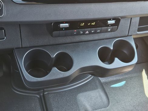 New 2024 Mercedes-Benz eSprinter 170 Cargo image 32