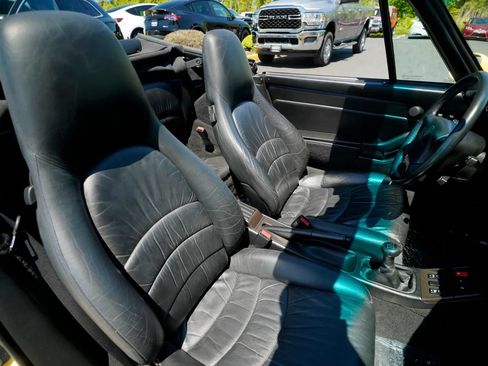 Used 1997 Porsche 911 Carrera RWD image 38