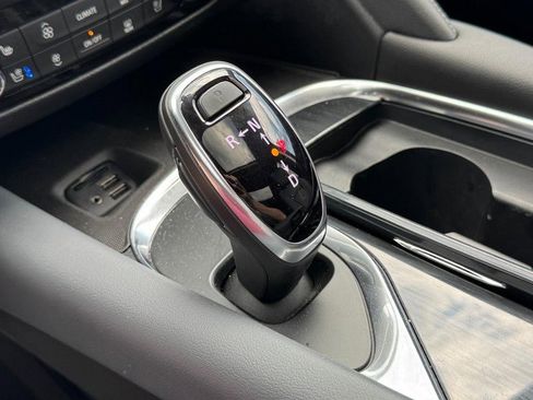 Used 2021 Buick Enclave Premium w/ Sun and Sites Package FWD image 21
