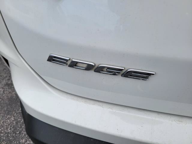 Used 2020 Ford Edge Titanium w/ Equipment Group 301A AWD/4WD image 32