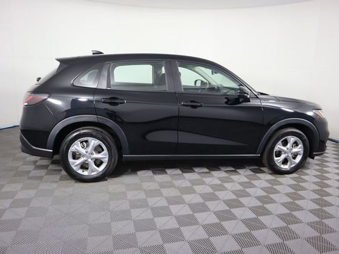 Certified 2023 Honda HR-V LX image 4