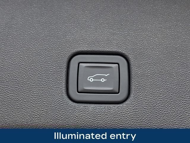 Used 2025 Cadillac Optiq Luxury 2 w/ LPO, Floor Liner Package AWD/4WD image 40