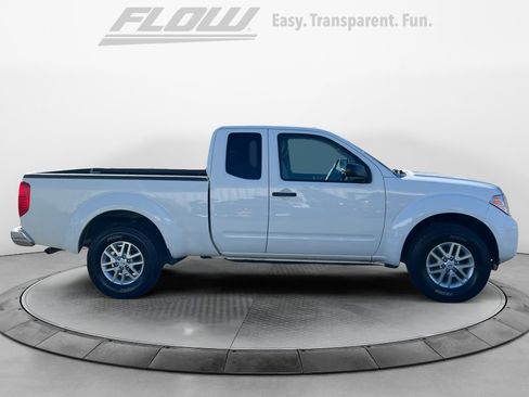 Used 2016 Nissan Frontier SV image 9