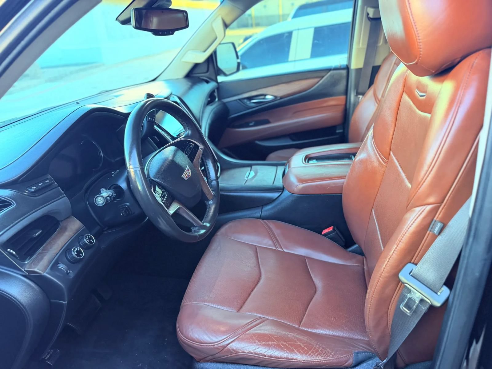 Used 2016 Cadillac Escalade ESV Luxury AWD/4WD image 9