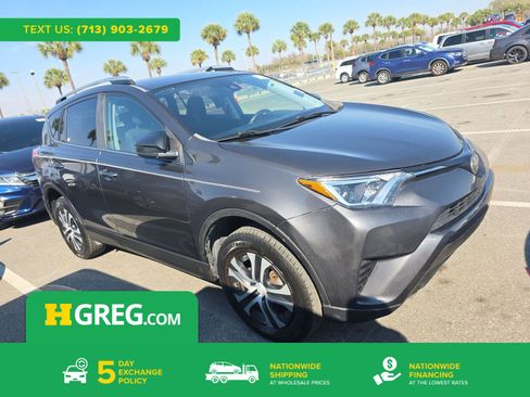 Used 2018 Toyota RAV4 LE image 1