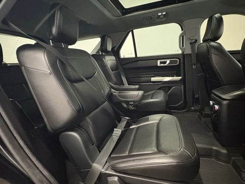 Used 2021 Ford Explorer XLT w/ Equipment Group 202A image 26