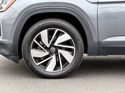 Used 2024 Volkswagen Atlas SE FWD image 25