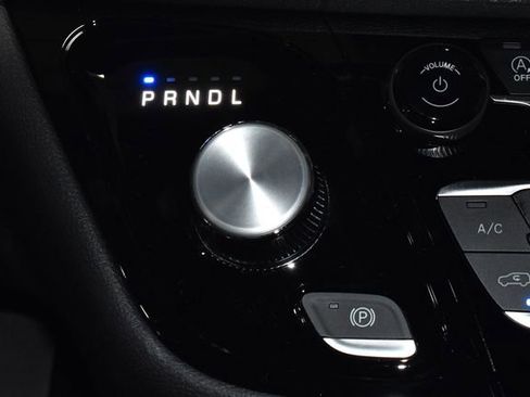 New 2026 Chrysler Pacifica Select image 17