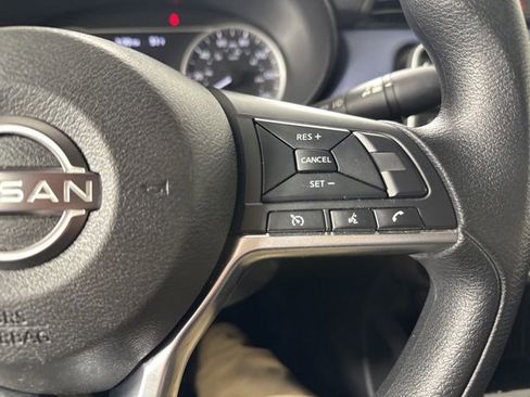 Used 2023 Nissan Versa SV FWD image 11