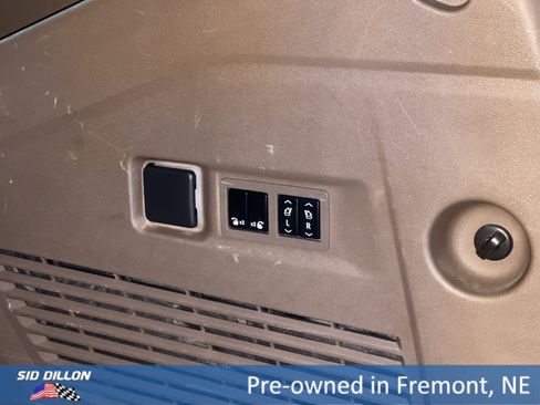 Used 2023 GMC Yukon XL Denali image 6